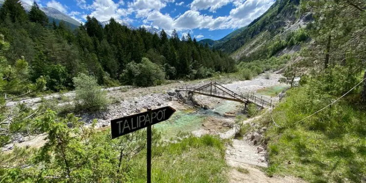 Sentiero Ta Lipa Pot, Stolvizza, Val Resia