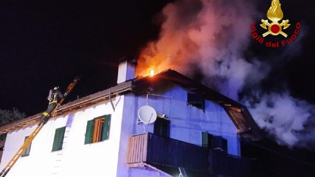 incendio tetto Paularo