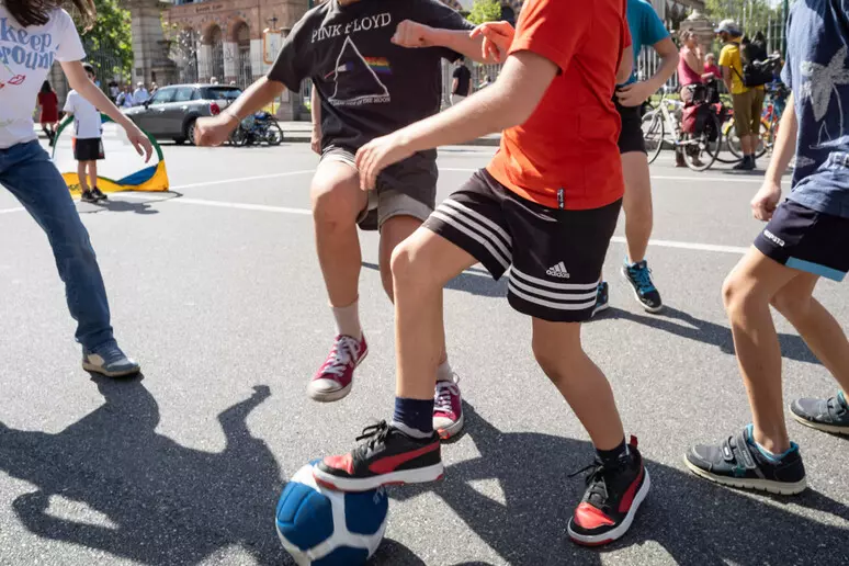 cioco calcio, pallone, bambini